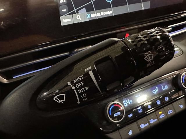 Used 2025 Hyundai Elantra SEL FWD image 36