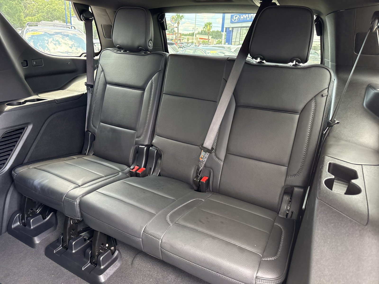 Used 2025 GMC Yukon Denali AWD/4WD image 16