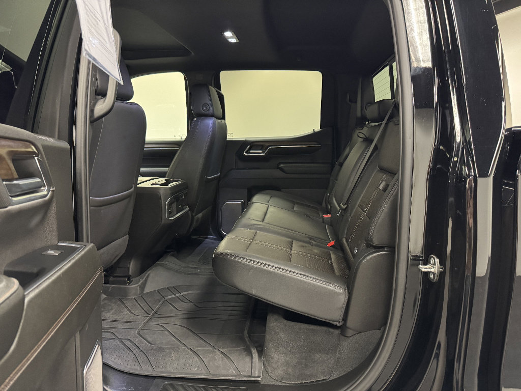 Used 2024 Chevrolet Silverado 1500 High Country w/ High Country Premium Package AWD/4WD image 14