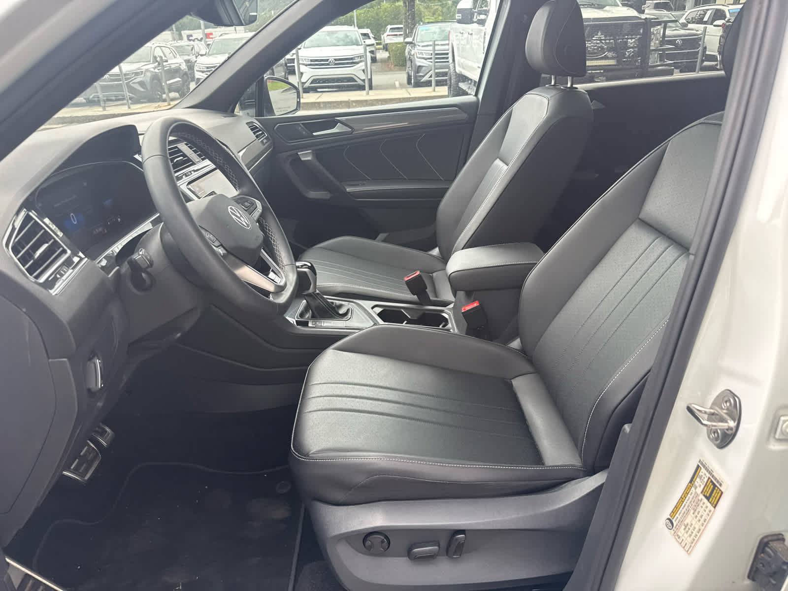 Certified 2023 Volkswagen Tiguan SE R-Line FWD image 20