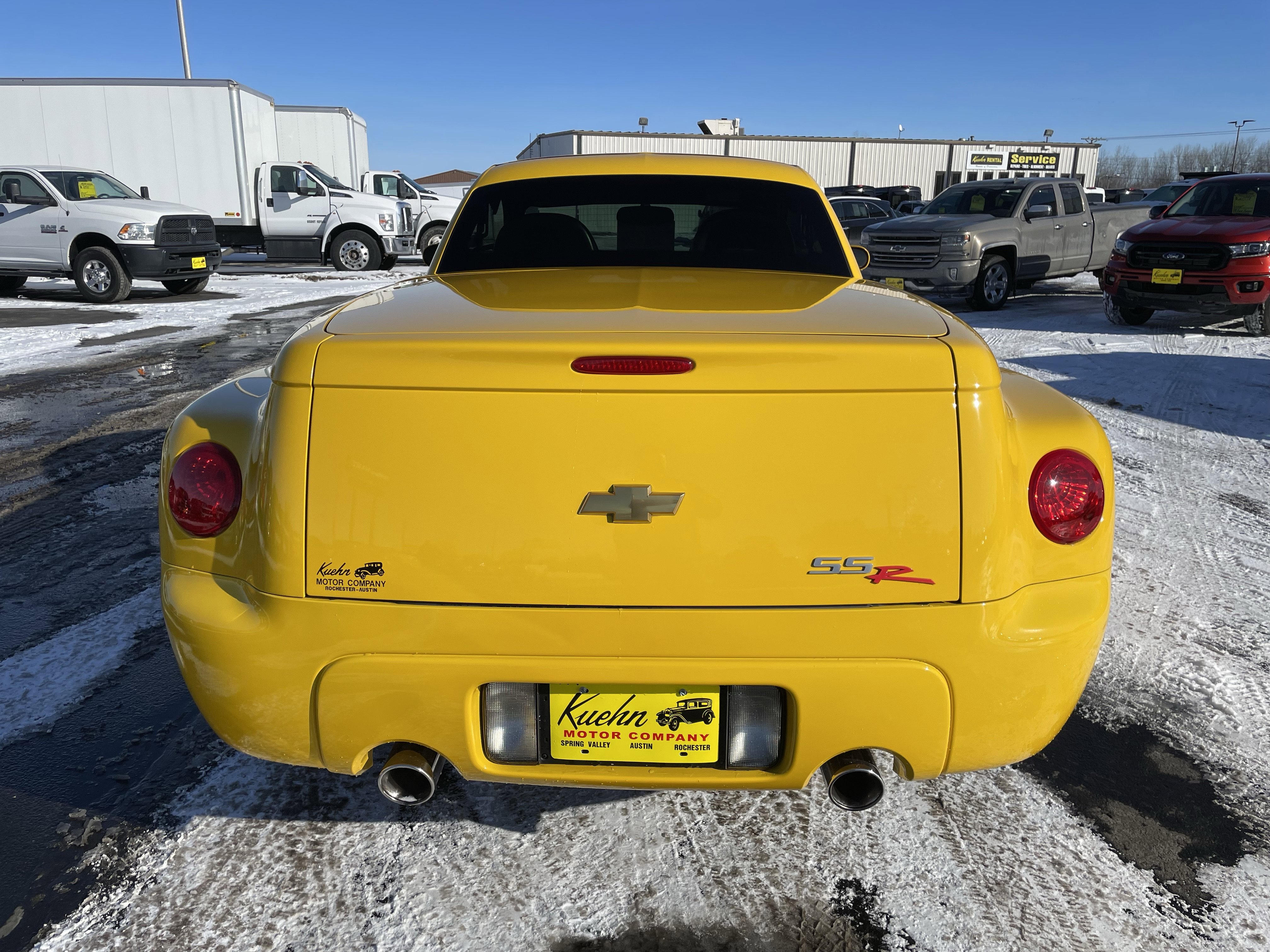 Used 2003 Chevrolet SSR w/ Preferred Equipment Group RWD image 7