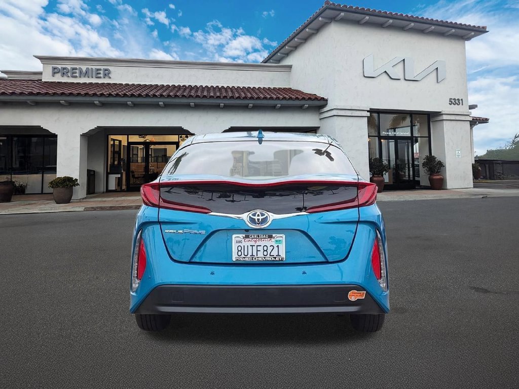 Used 2017 Toyota Prius Prime Advanced w/ Carpet Mat Package FWD image 7
