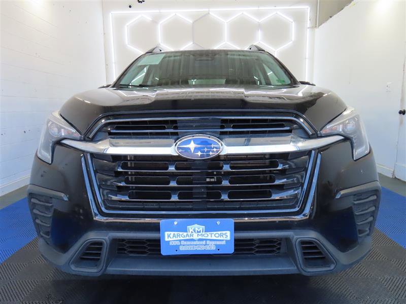 Used 2023 Subaru Ascent Premium image 2
