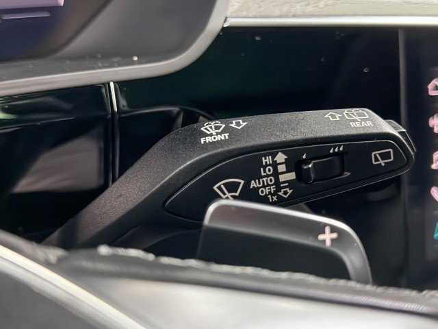 Used 2022 Audi e-tron Premium w/ Convenience Plus Package image 24
