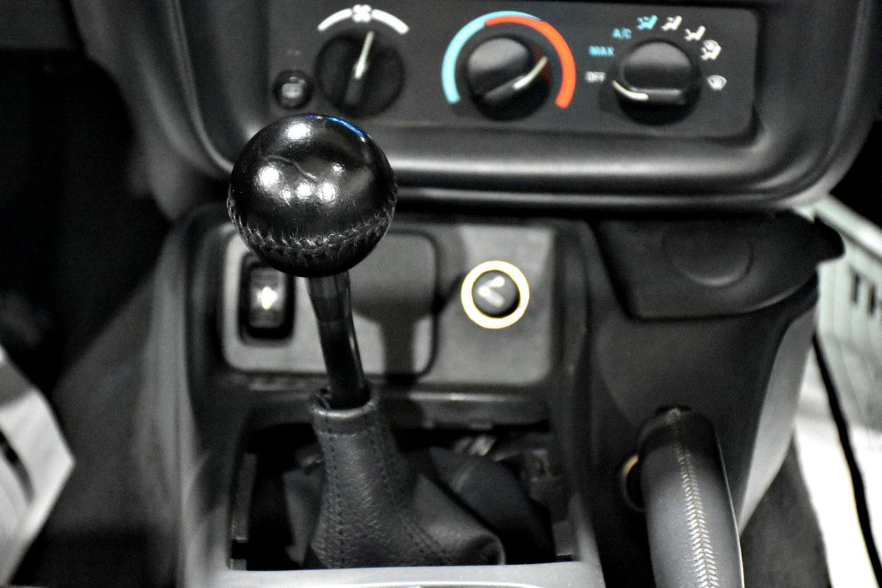Used 1998 Chevrolet Camaro Z28 RWD image 21