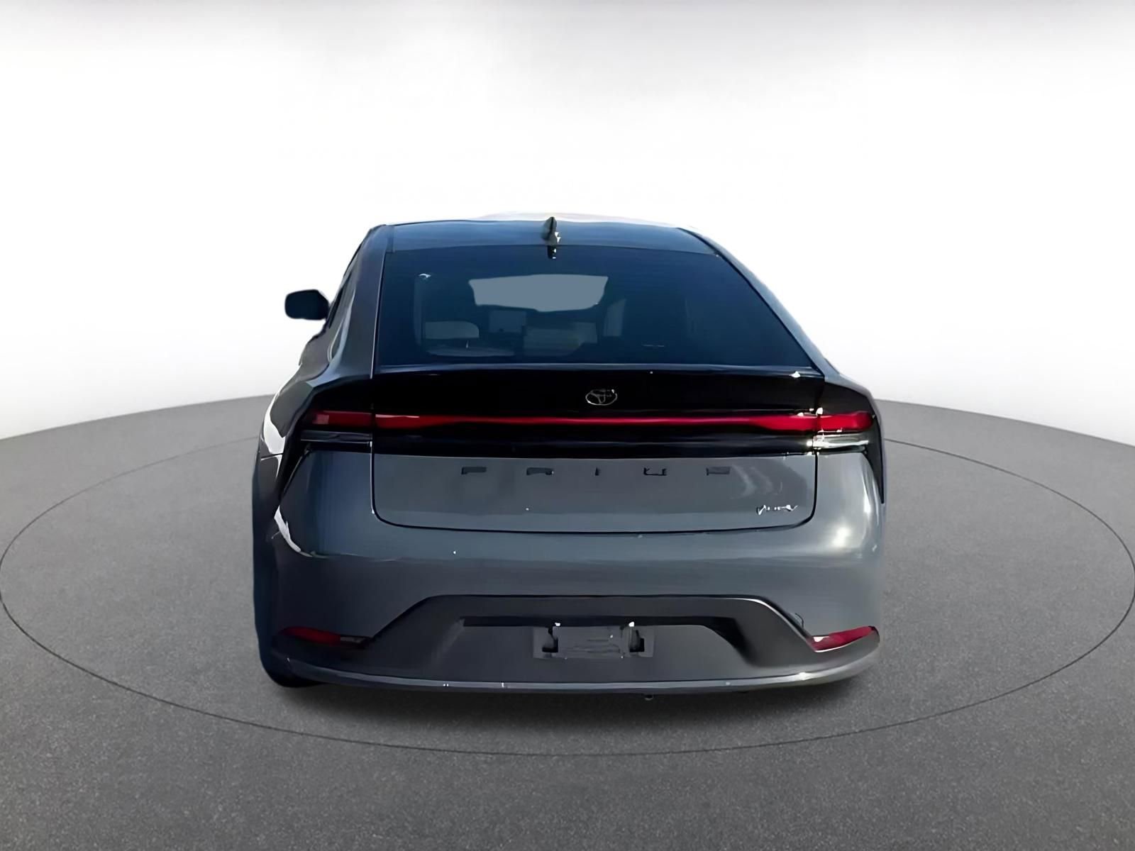 Used 2025 Toyota Prius LE image 12