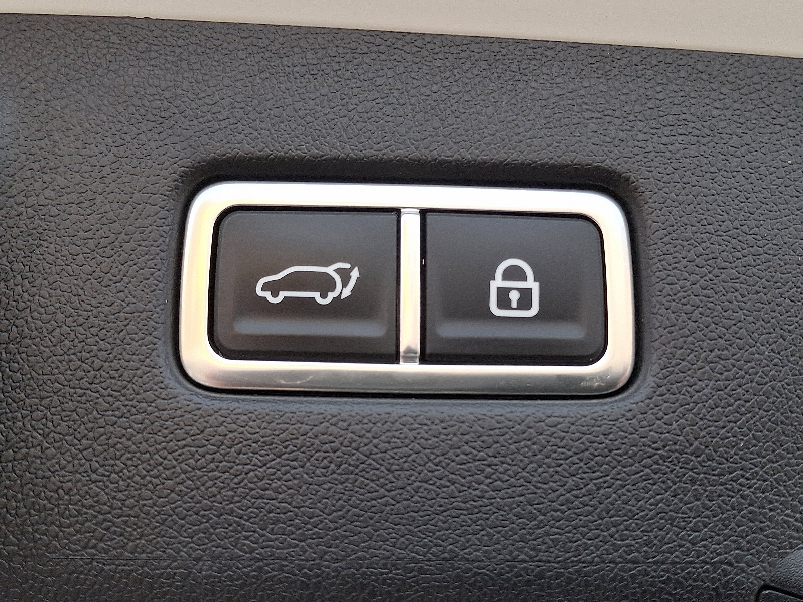 Used 2023 Kia Sorento SX Prestige image 32