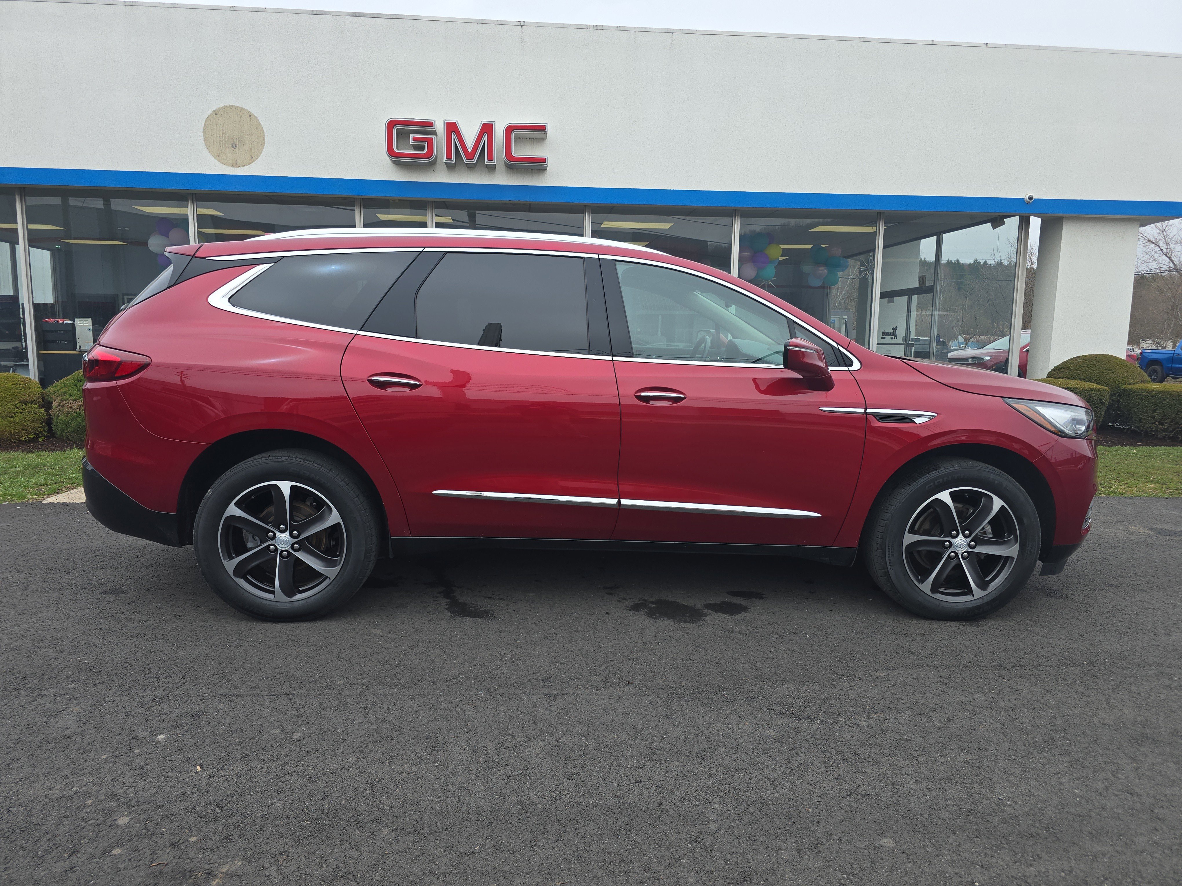 Used 2021 Buick Enclave Essence w/ Sport Touring Edition AWD/4WD image 2