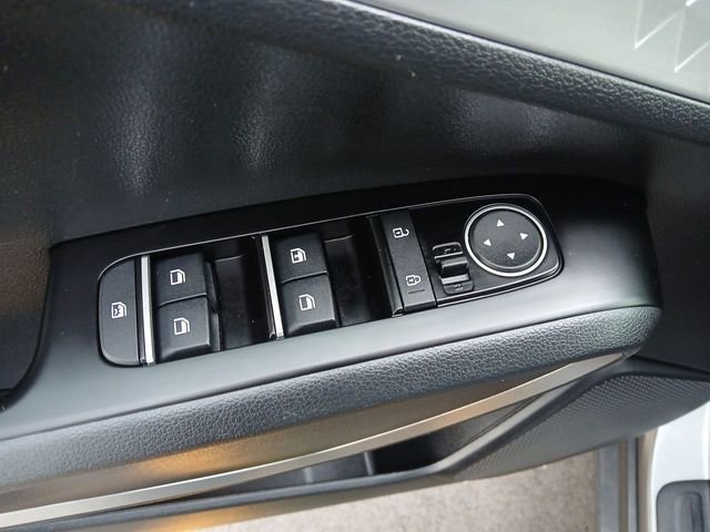 Certified 2025 Kia Soul LX w/ LX Technology Package FWD image 13