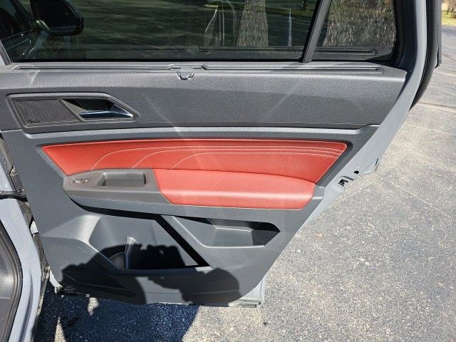 Used 2022 Volkswagen Atlas Cross Sport SEL Premium R-Line image 16