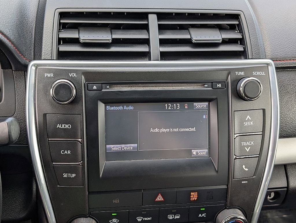 Used 2016 Toyota Camry SE image 29