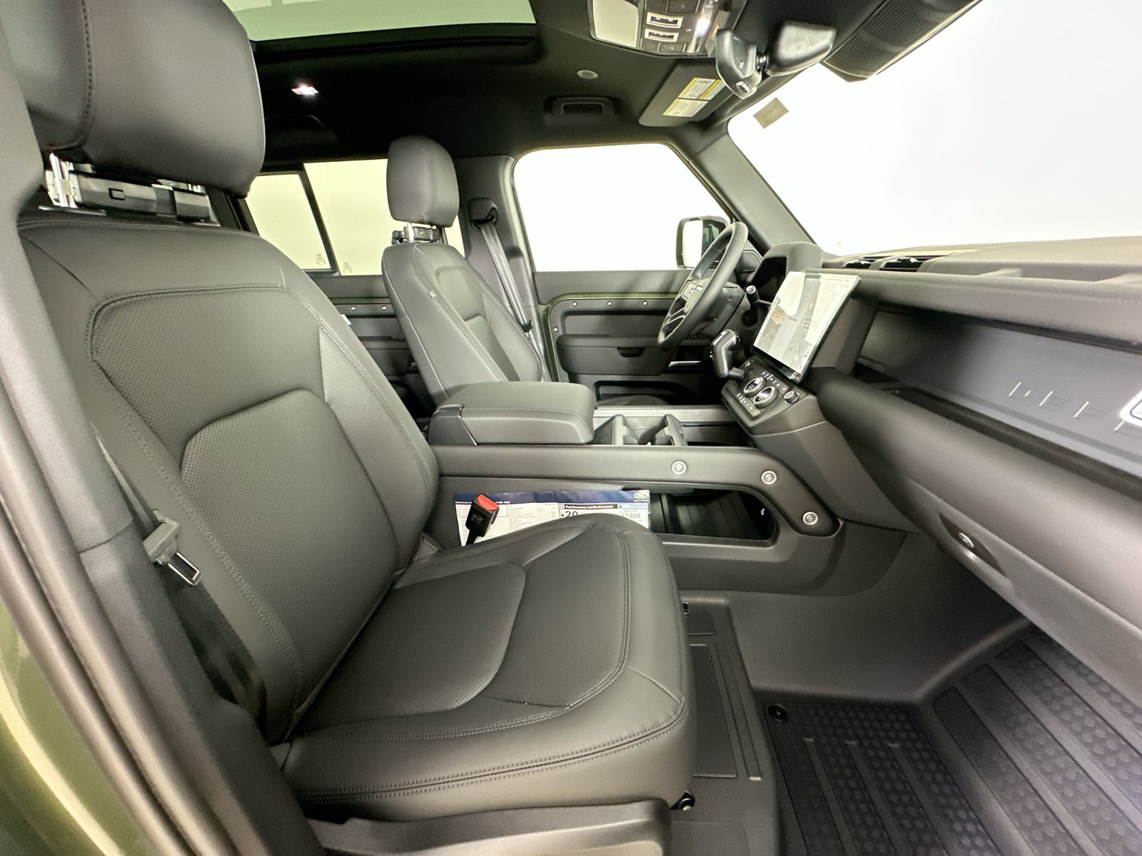 New 2026 Land Rover Defender 110 S AWD/4WD image 44