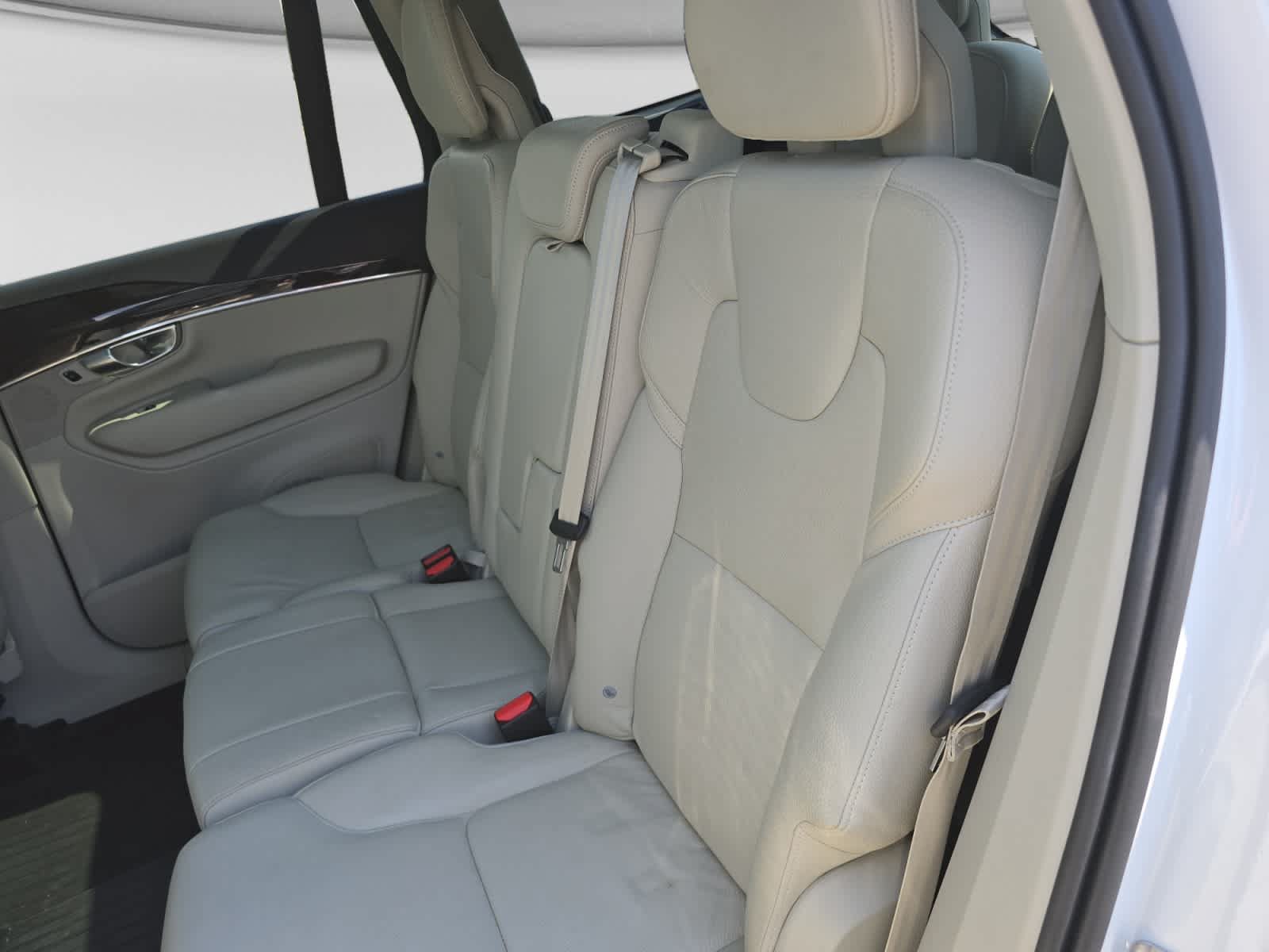 Used 2018 Volvo XC90 T6 Momentum w/ Convenience Package AWD/4WD image 11