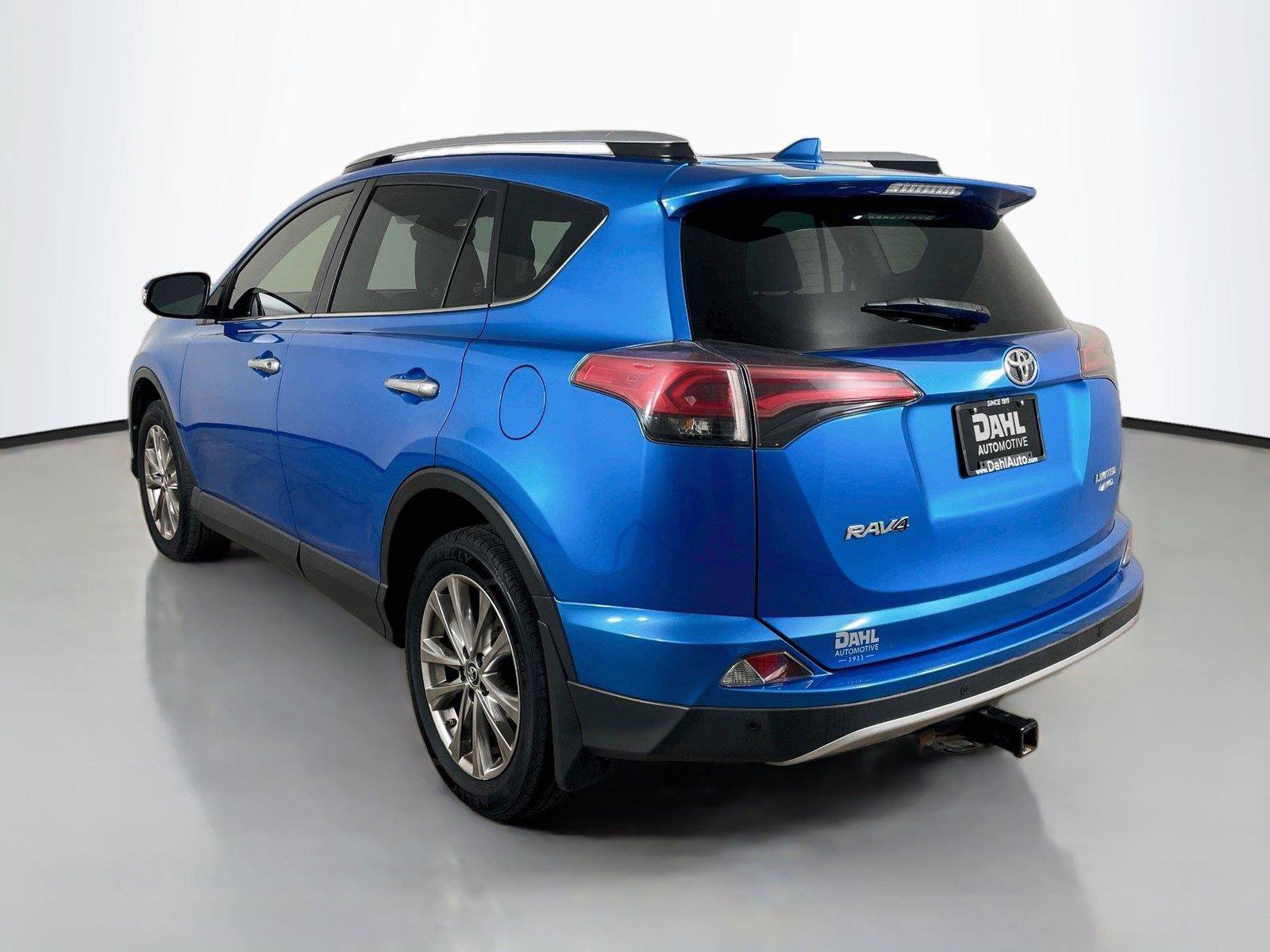 Used 2018 Toyota RAV4 Limited w/ Advanced Technology Package AWD/4WD image 10