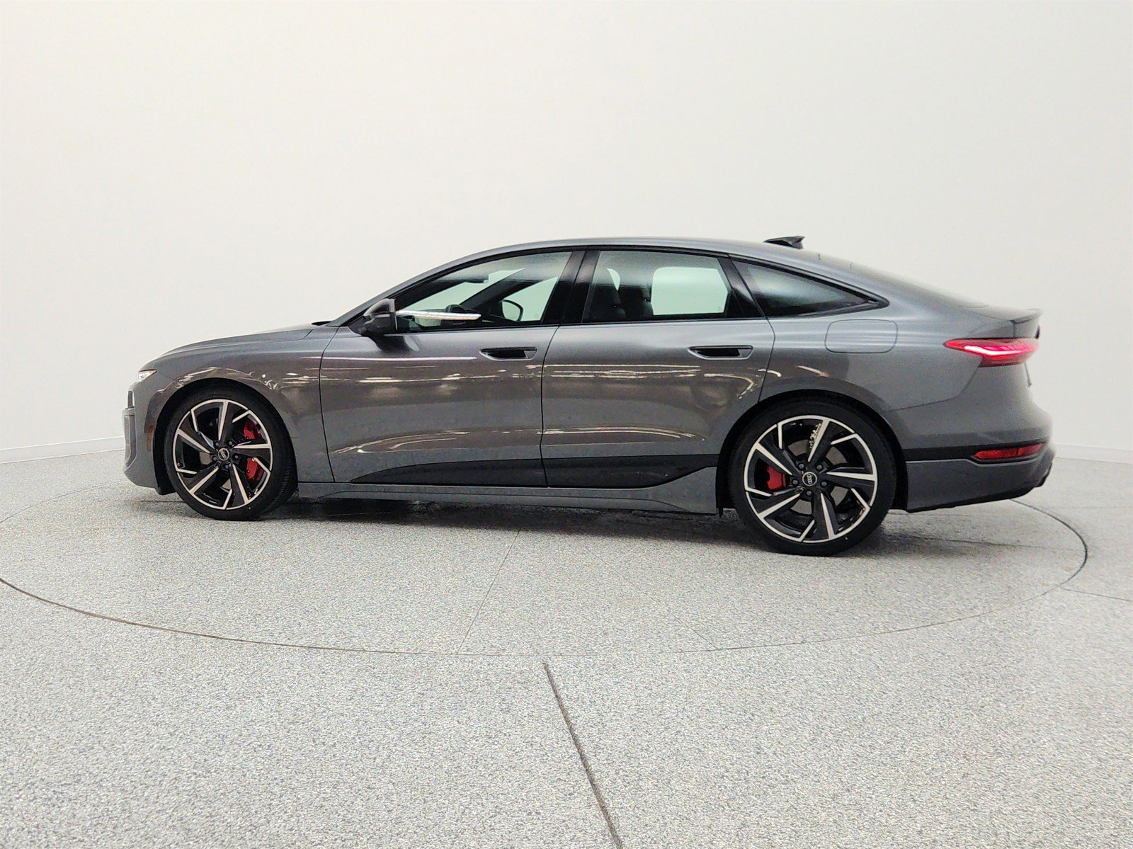 Used 2025 Audi S6 e-tron Premium Plus w/ Premium Plus AWD/4WD image 8