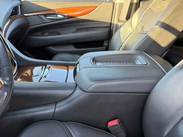 Used 2018 Cadillac Escalade ESV Premium Luxury image 23