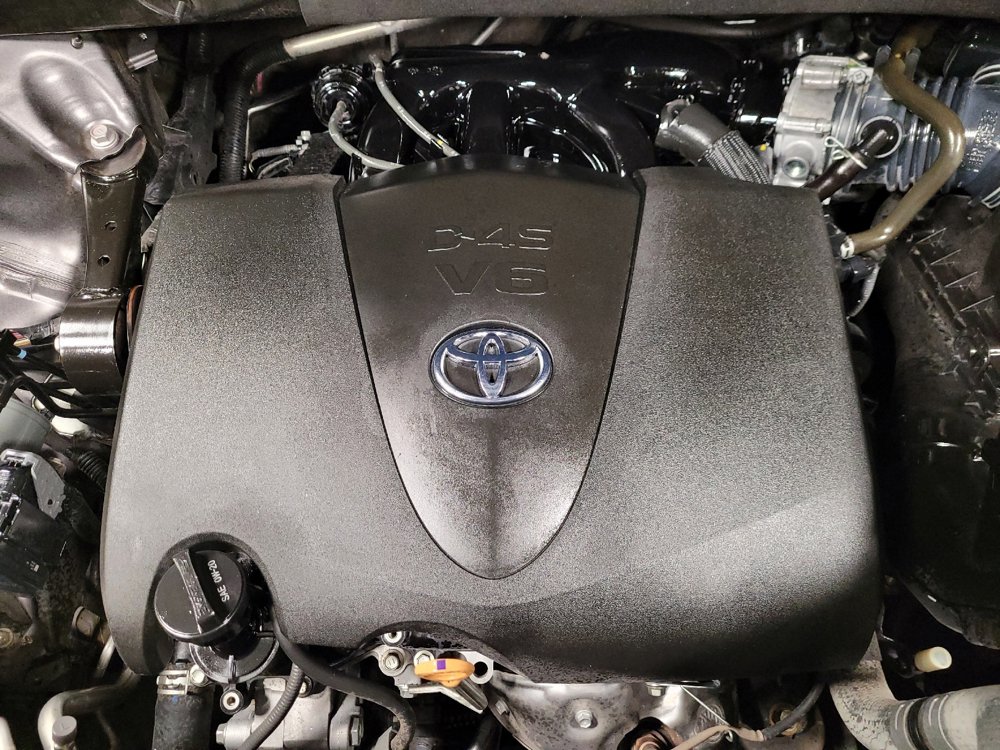 Used 2019 Toyota Highlander LE image 30