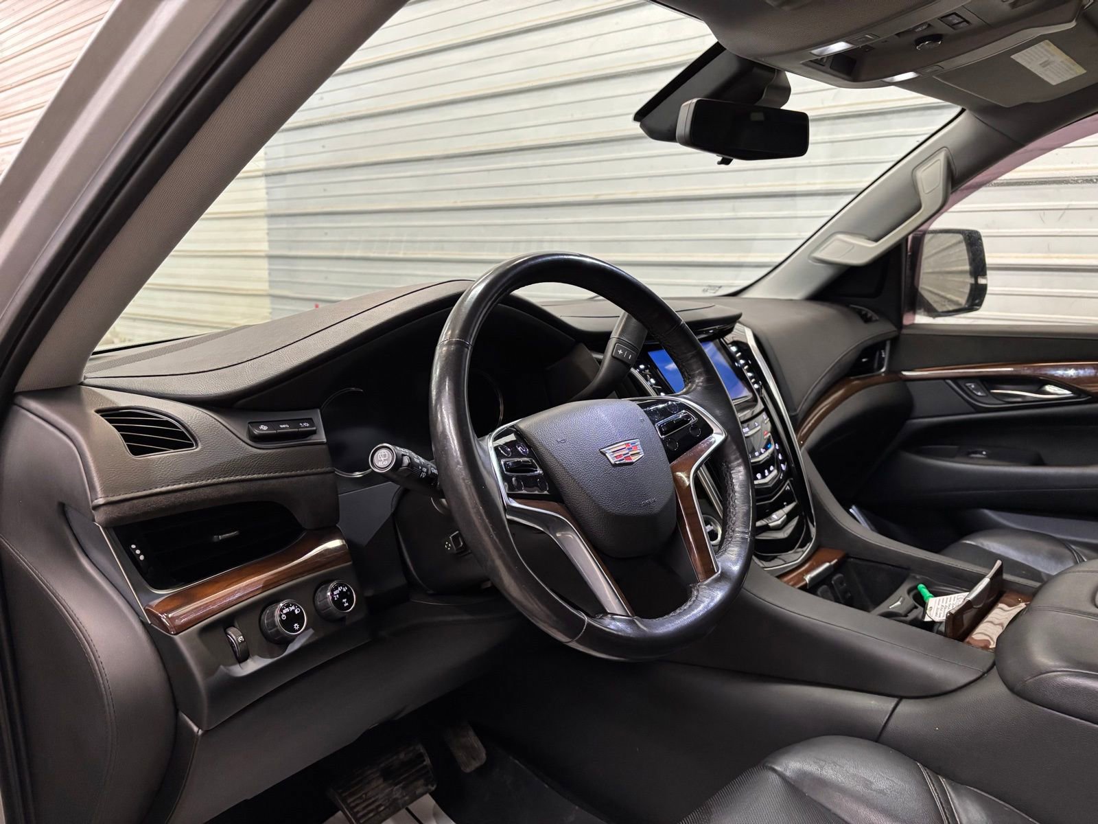 Used 2020 Cadillac Escalade ESV Luxury image 10