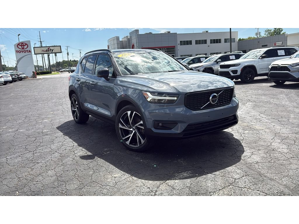 Used 2022 Volvo XC40 T5 R-Design w/ Advanced Package AWD/4WD image 1