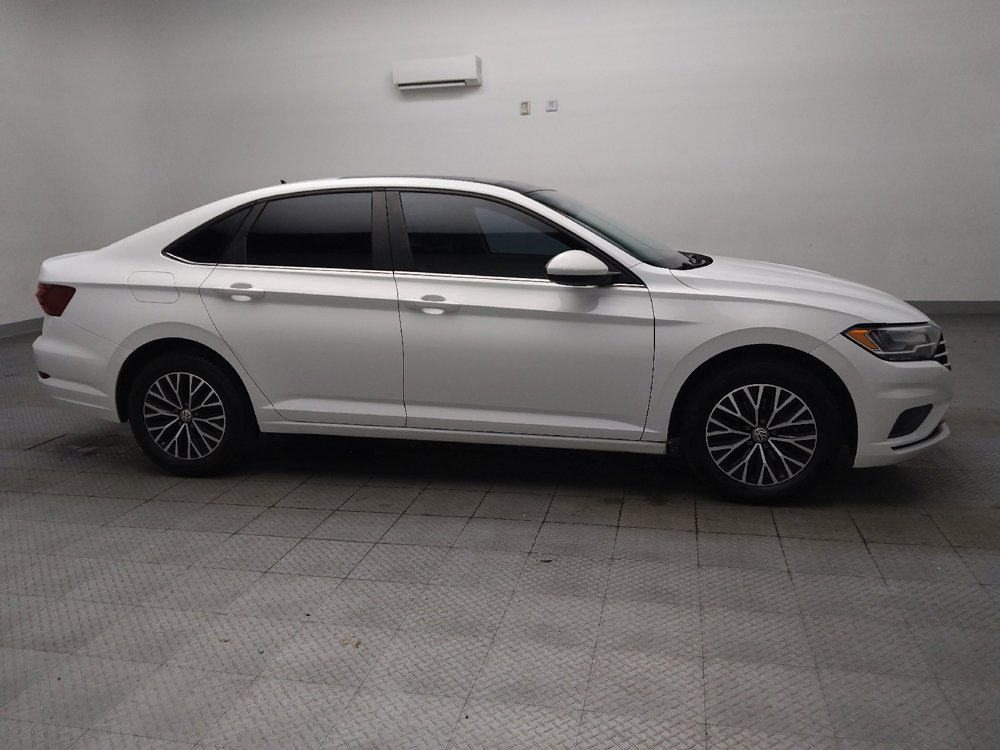 Used 2019 Volkswagen Jetta SE w/ Cold Weather Package FWD image 11