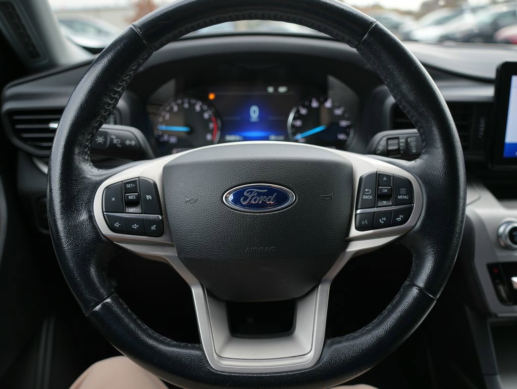 Used 2022 Ford Explorer XLT w/ Class IV Trailer Tow Package image 11