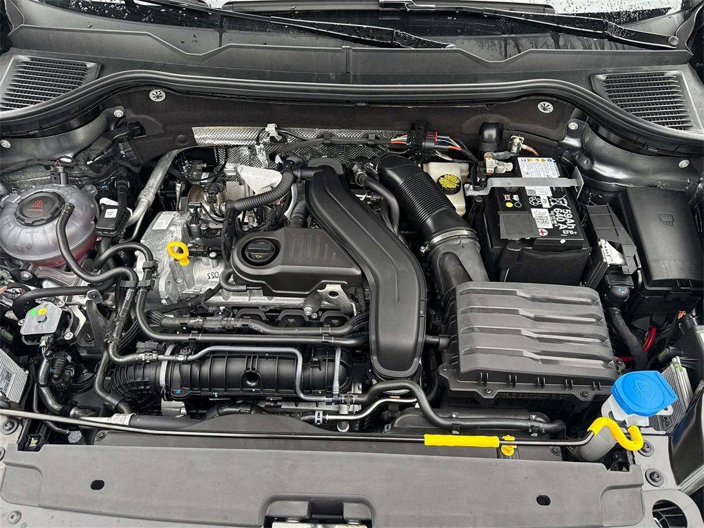 New 2026 Volkswagen Taos SEL image 10