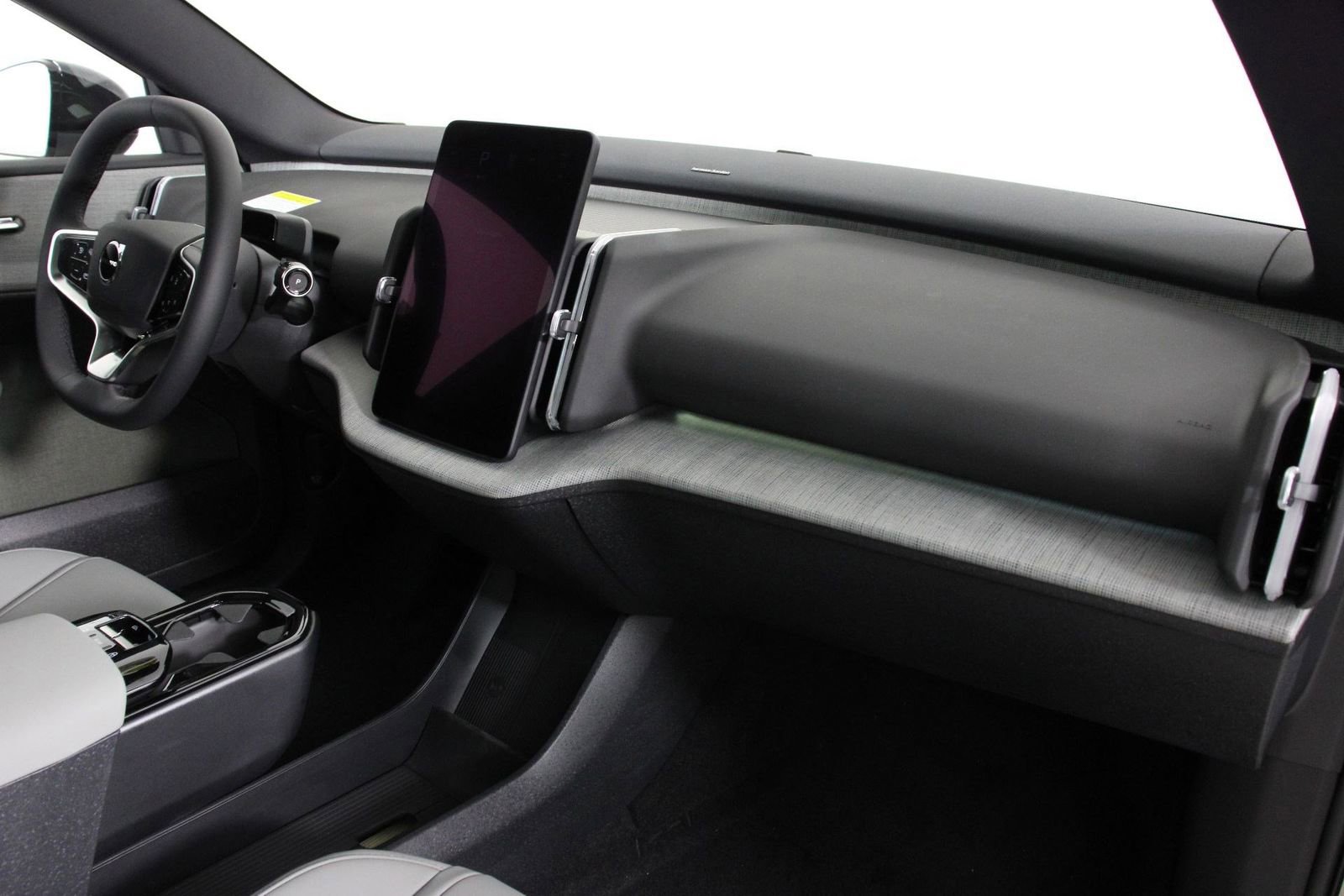 New 2026 Volvo EX30 Plus w/ Climate Package image 9