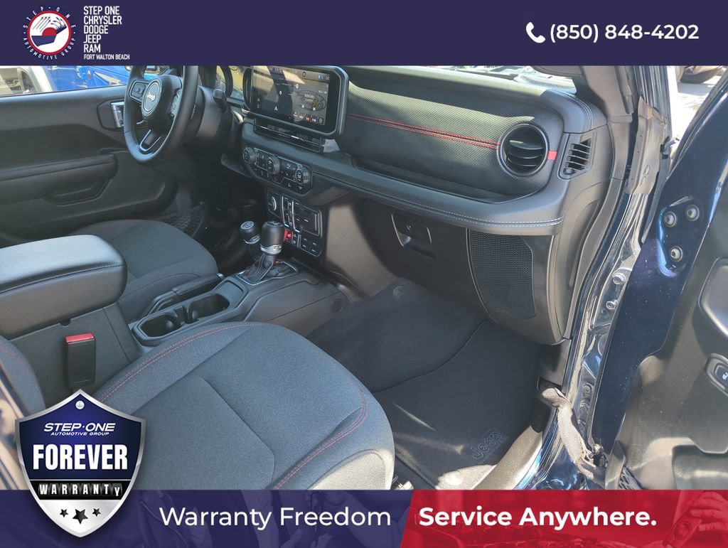Used 2025 Jeep Wrangler Unlimited Rubicon w/ Convenience Group AWD/4WD image 33