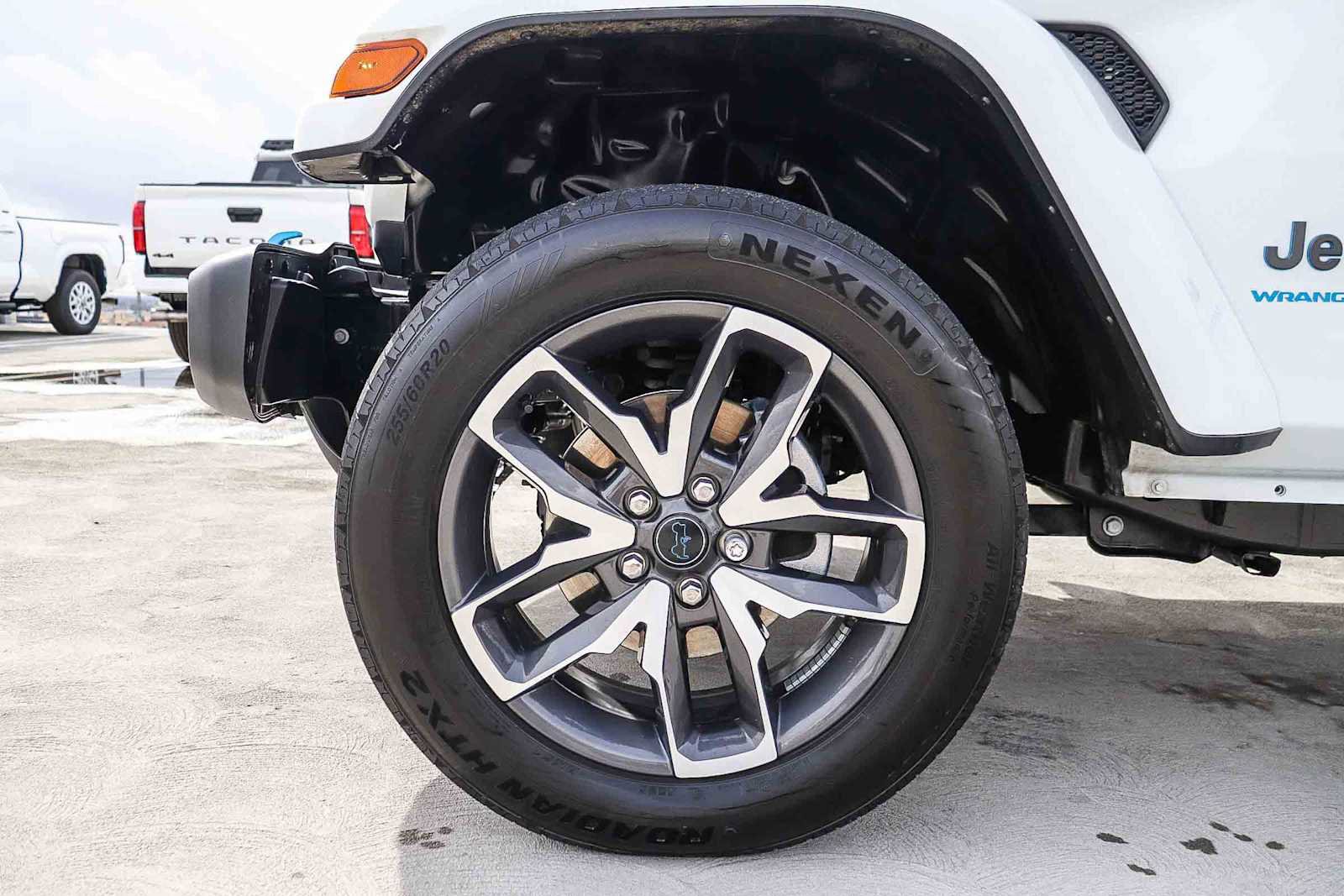 Used 2024 Jeep Wrangler Sport S image 11