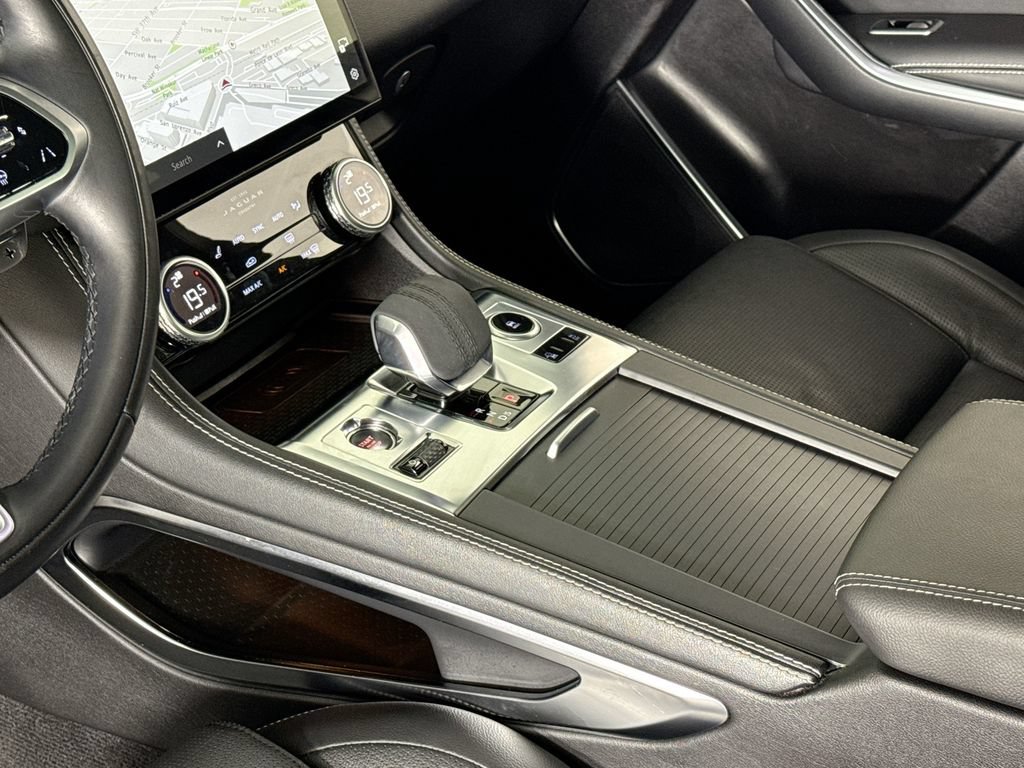 Certified 2025 Jaguar F-PACE R-Dynamic S AWD/4WD image 19