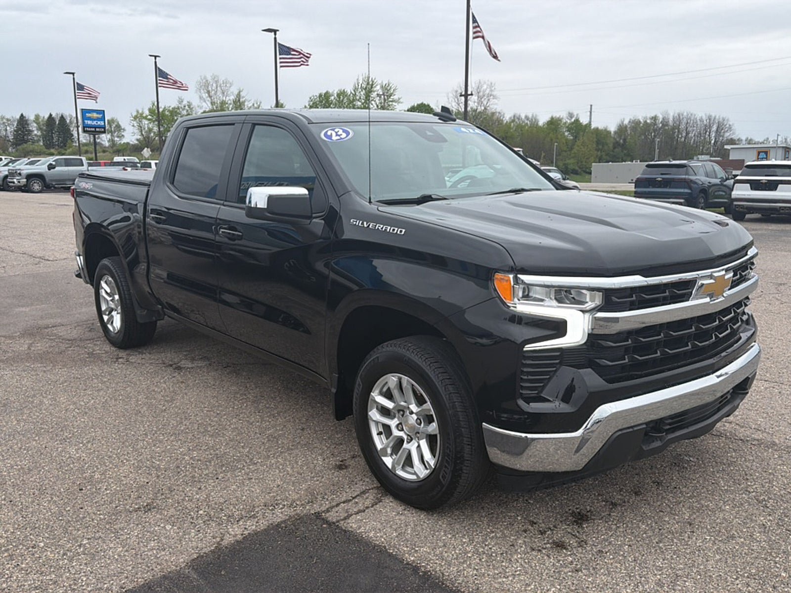 Used 2023 Chevrolet Silverado 1500 LT AWD/4WD image 3