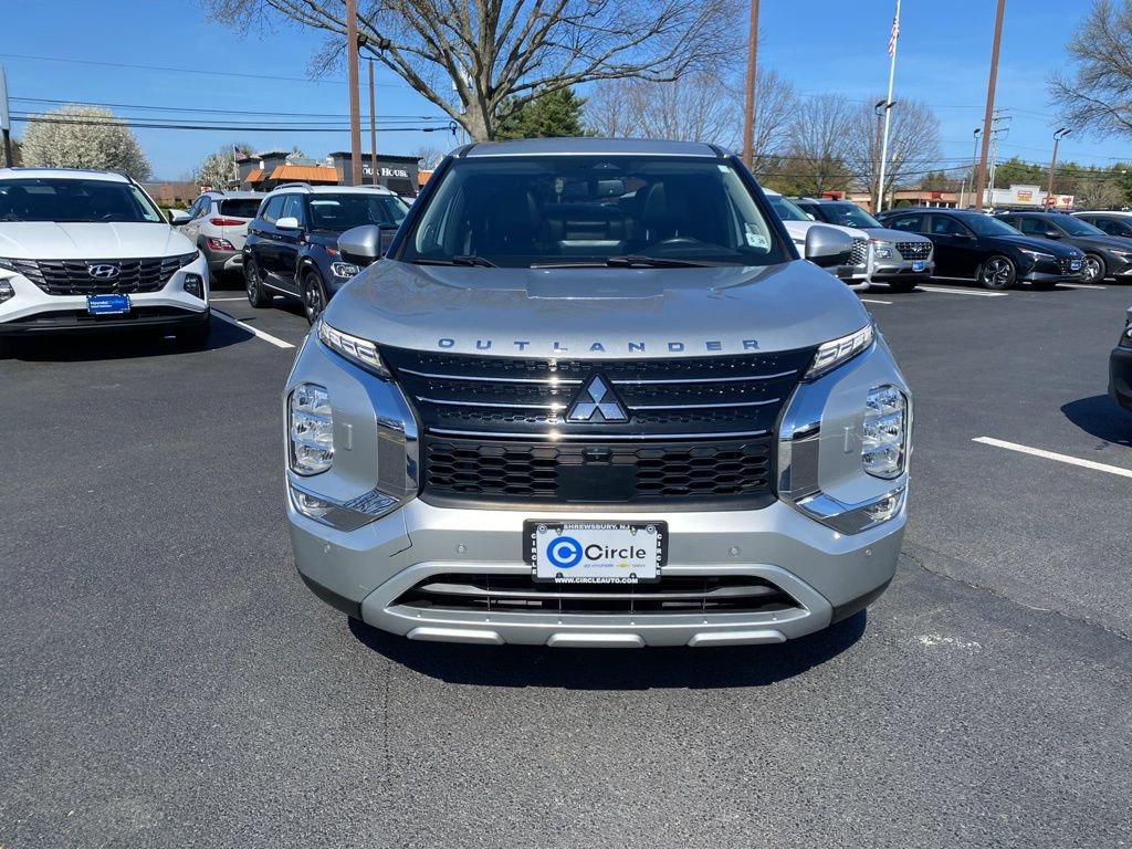 Used 2022 Mitsubishi Outlander SE image 3