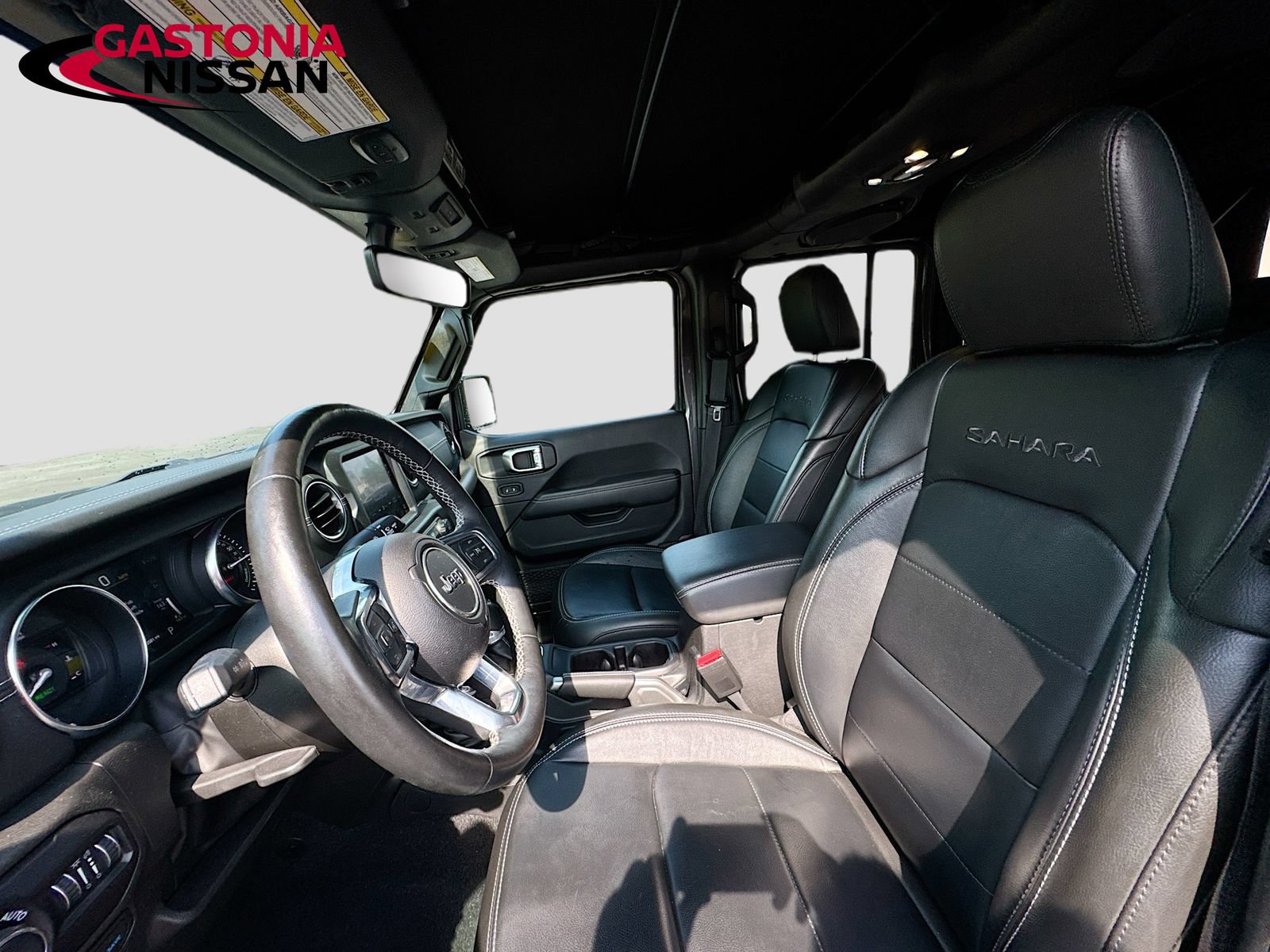 Used 2022 Jeep Wrangler Unlimited Sahara w/ Cold Weather Group AWD/4WD image 29
