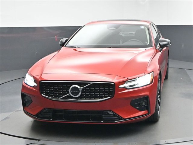 Used 2023 Volvo S60 B5 Plus image 3
