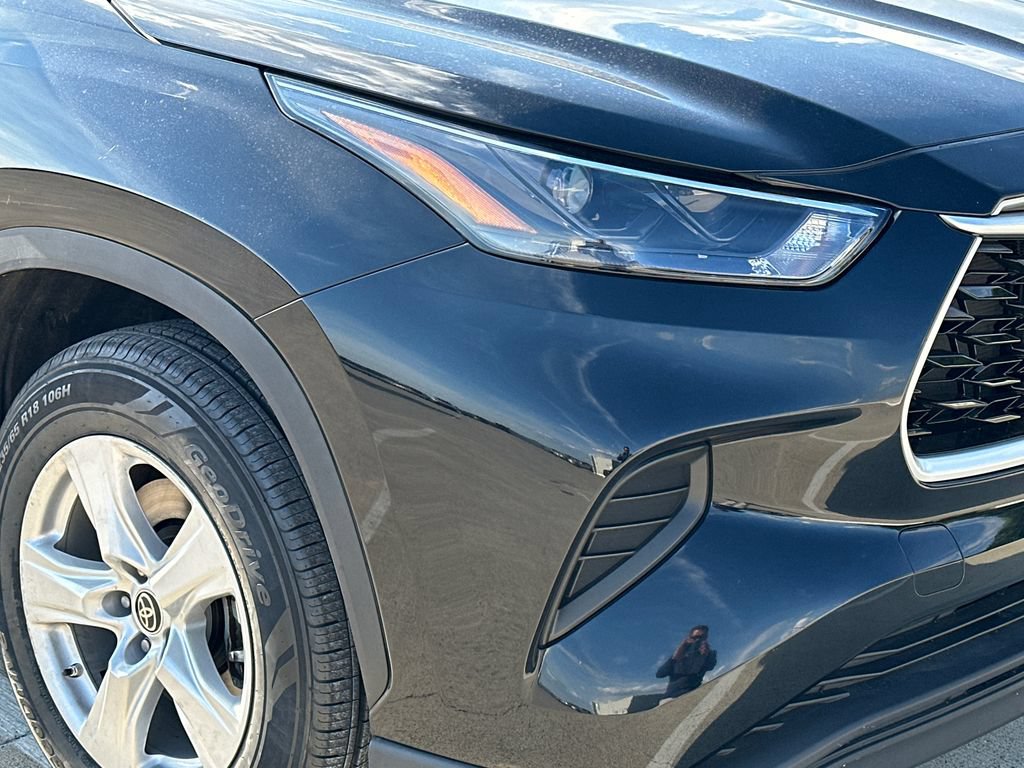 Used 2022 Toyota Highlander L AWD/4WD image 9