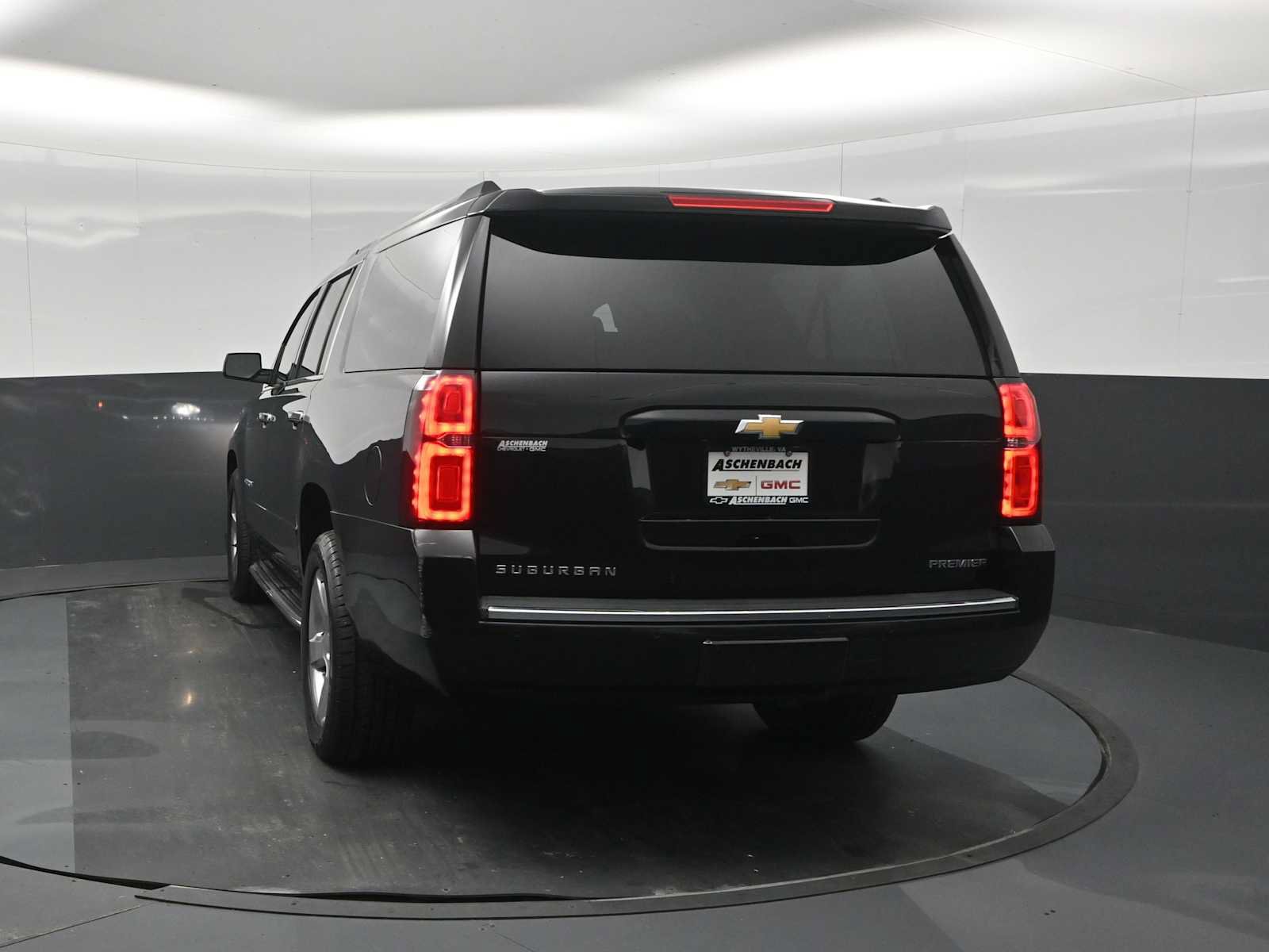 Used 2019 Chevrolet Suburban Premier AWD/4WD image 7