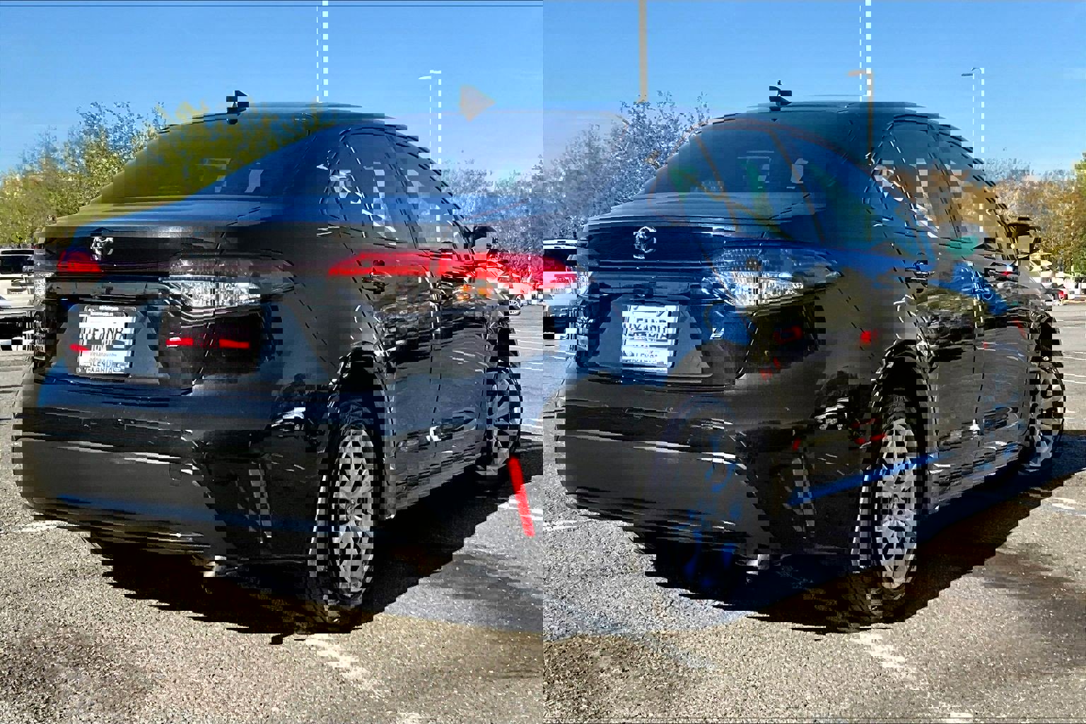 Used 2022 Toyota Corolla LE image 12