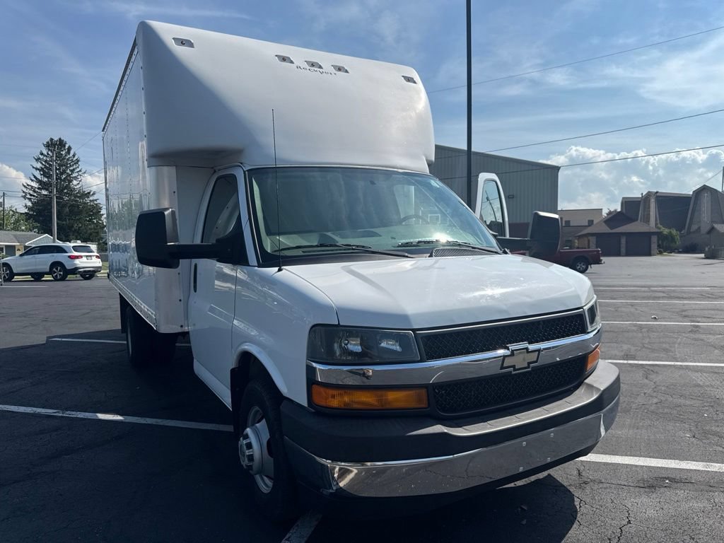 Used 2017 Chevrolet Express 3500 RWD image 23