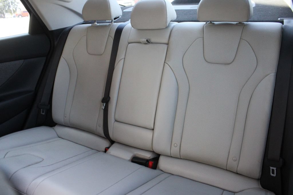 Used 2023 Hyundai Elantra Limited FWD image 21