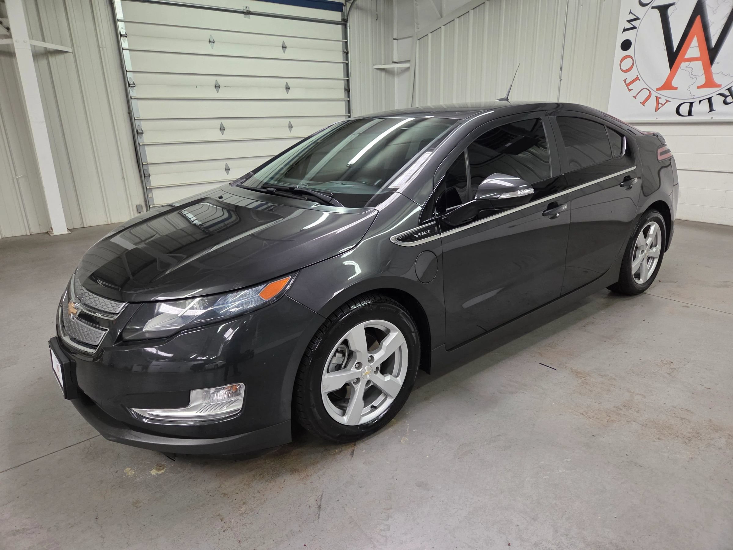 Used 2014 Chevrolet Volt Premium w/ Premium Trim Package FWD image 3