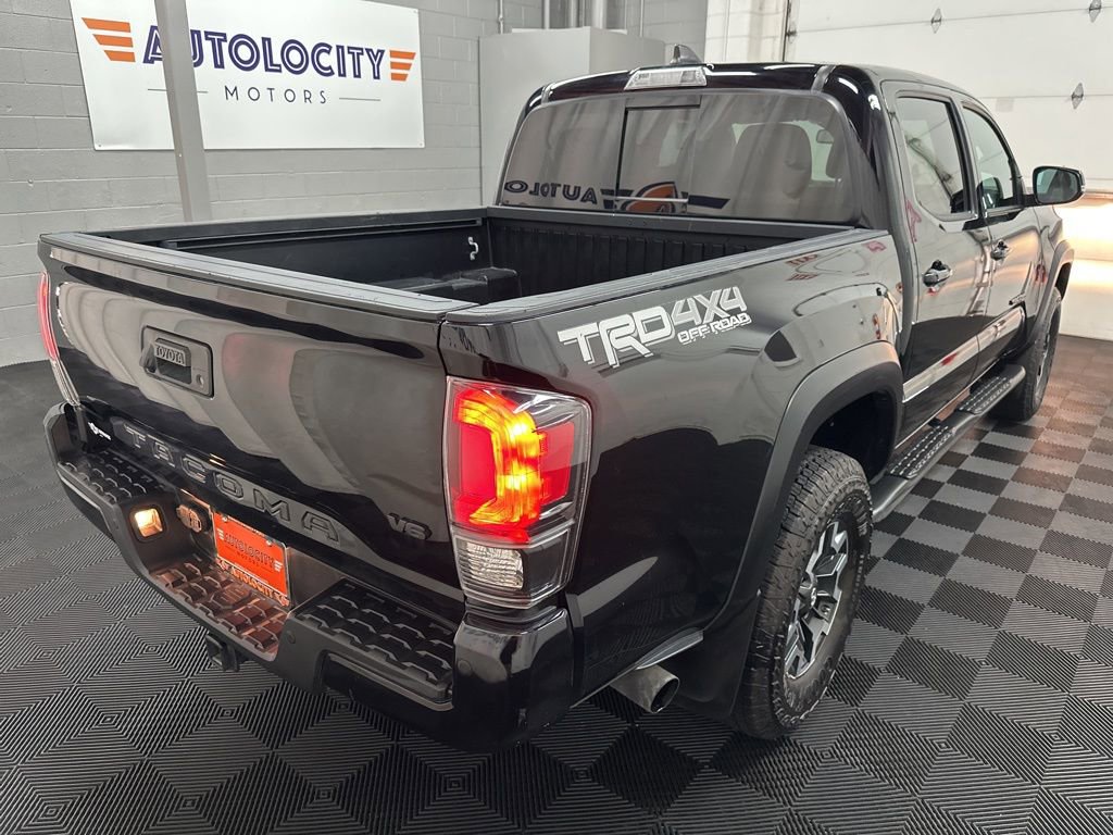 Used 2020 Toyota Tacoma TRD Off-Road w/ Technology Package image 9