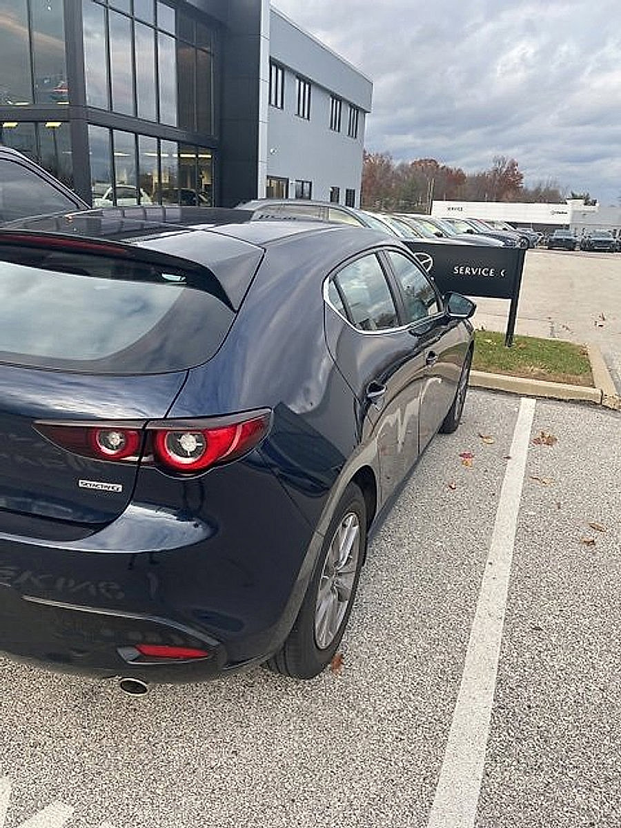 Used 2022 MAZDA MAZDA3 s image 7