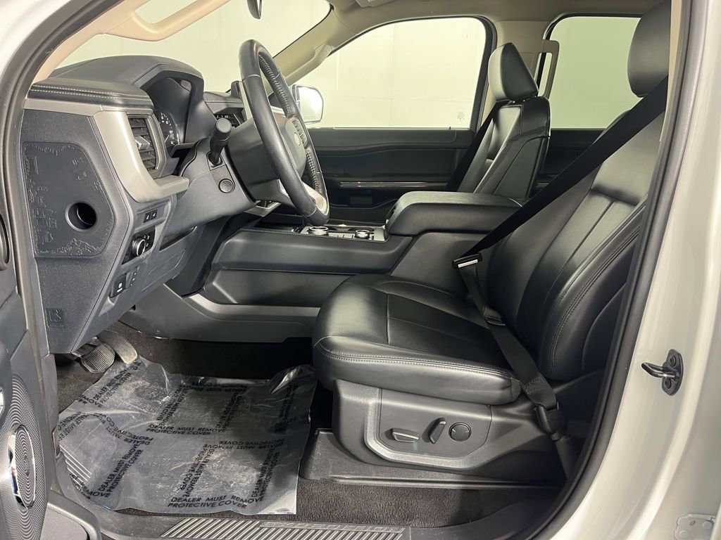 Used 2024 Ford Expedition XLT image 11