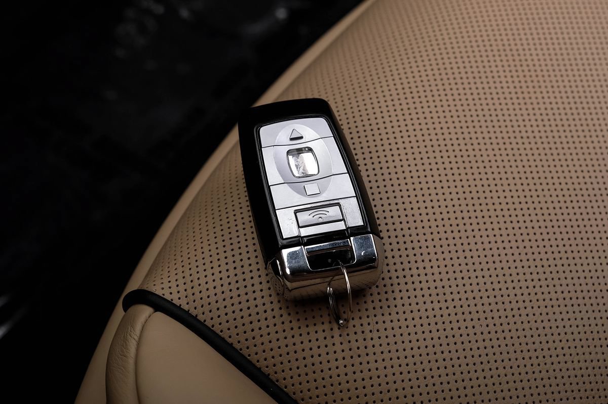Used 2016 Rolls-Royce Wraith RWD image 59