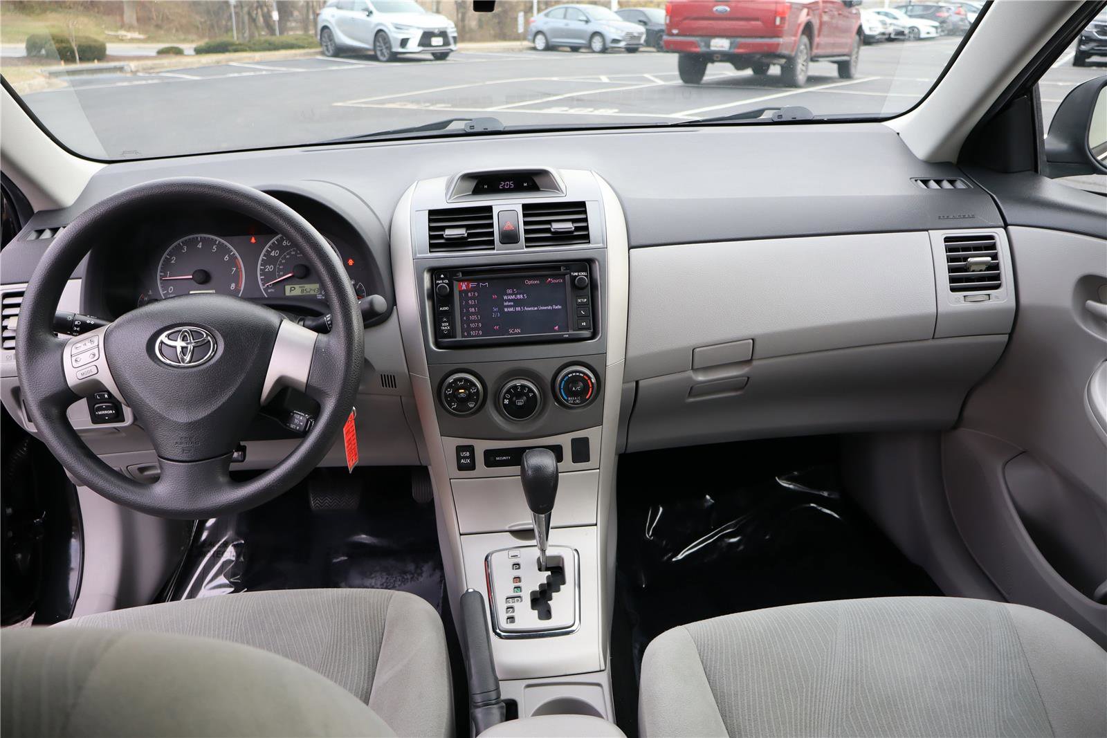 Used 2013 Toyota Corolla LE image 21