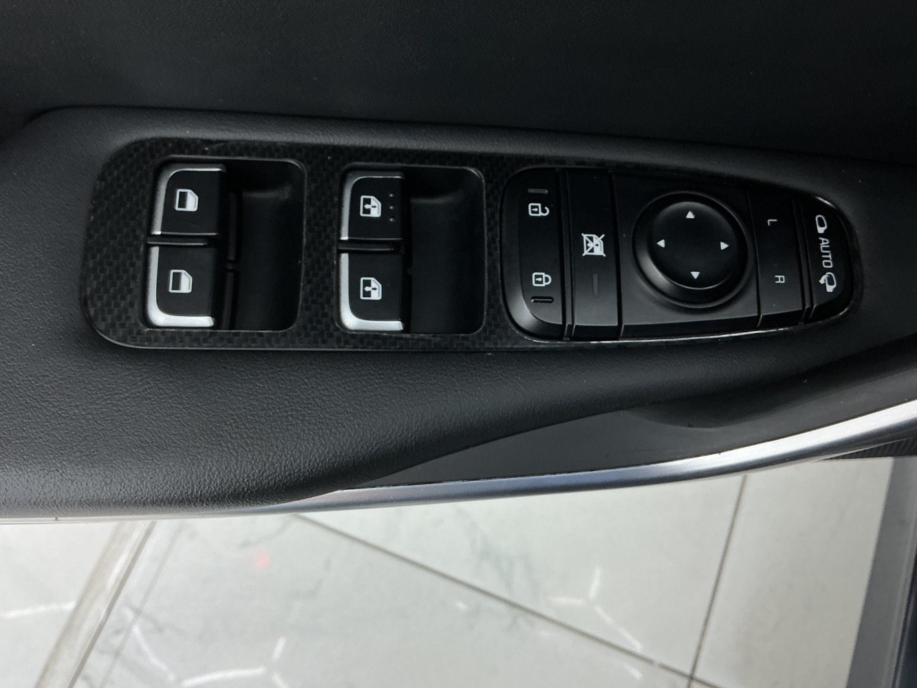 Used 2019 Kia Stinger Premium AWD/4WD image 38