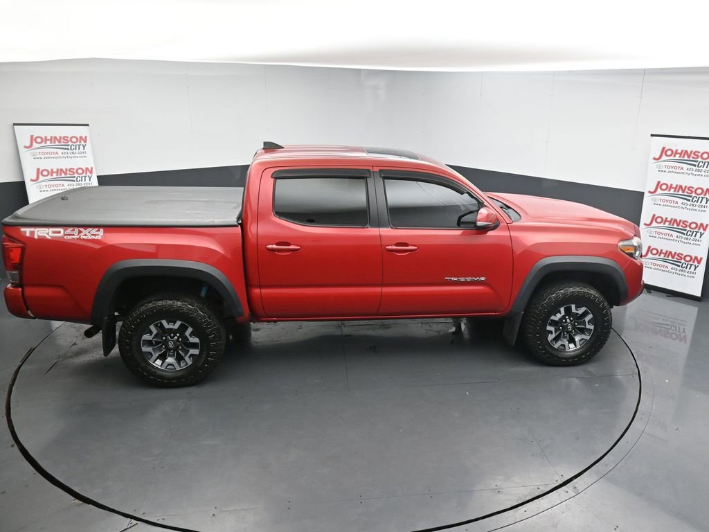 Used 2016 Toyota Tacoma TRD Off-Road w/ Premium & Technology Package image 27