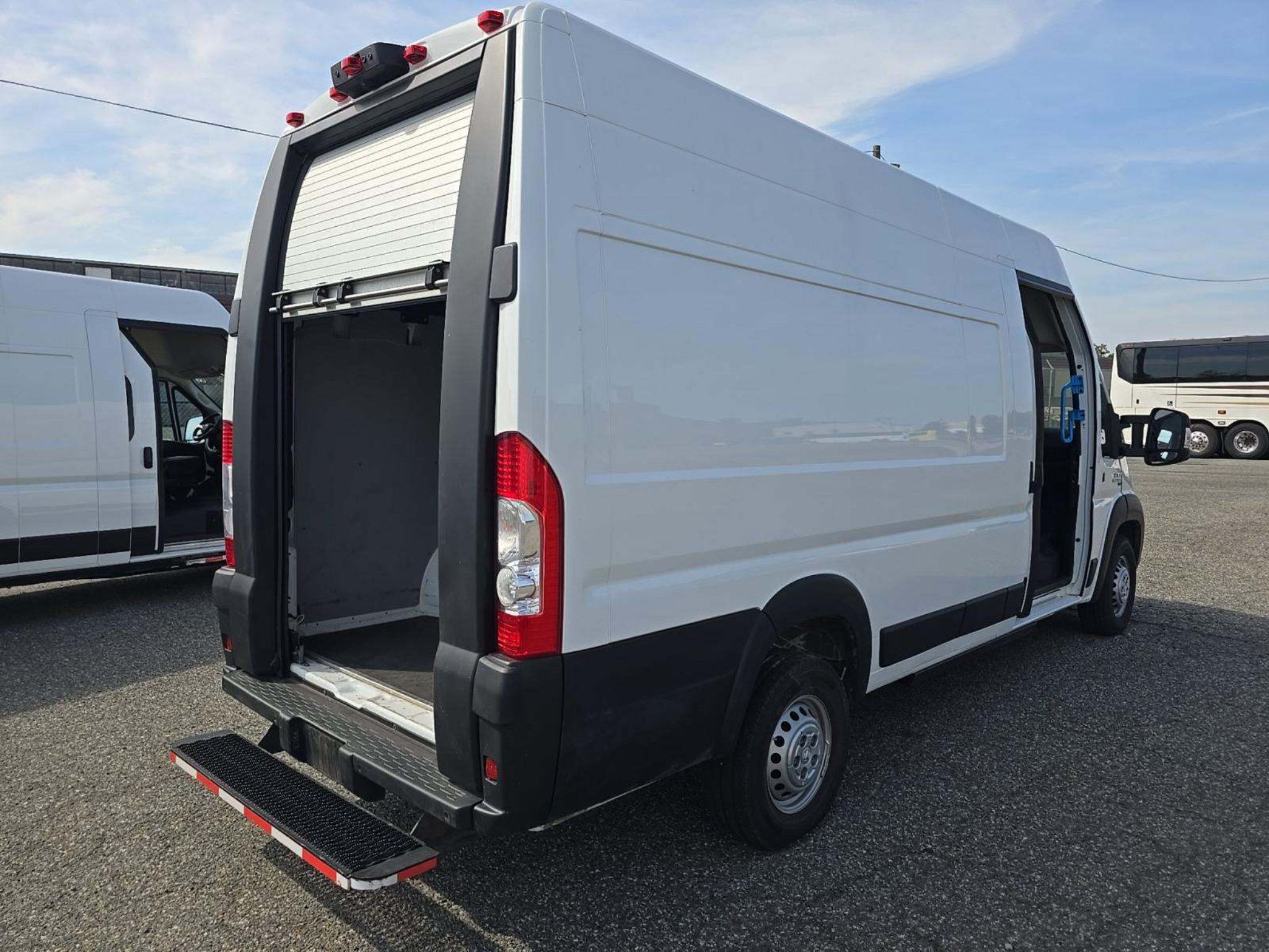 Used 2024 RAM ProMaster 3500 w/ Delivery Van Package FWD image 3