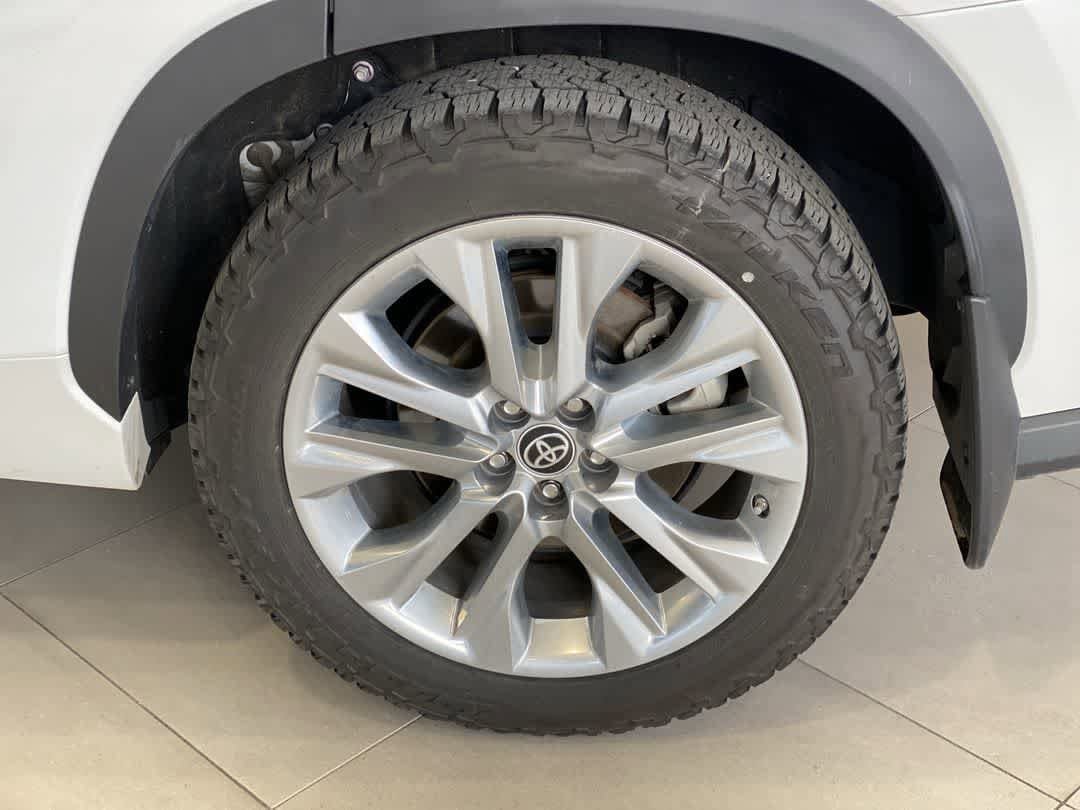 Used 2023 Toyota Highlander Limited AWD/4WD image 13