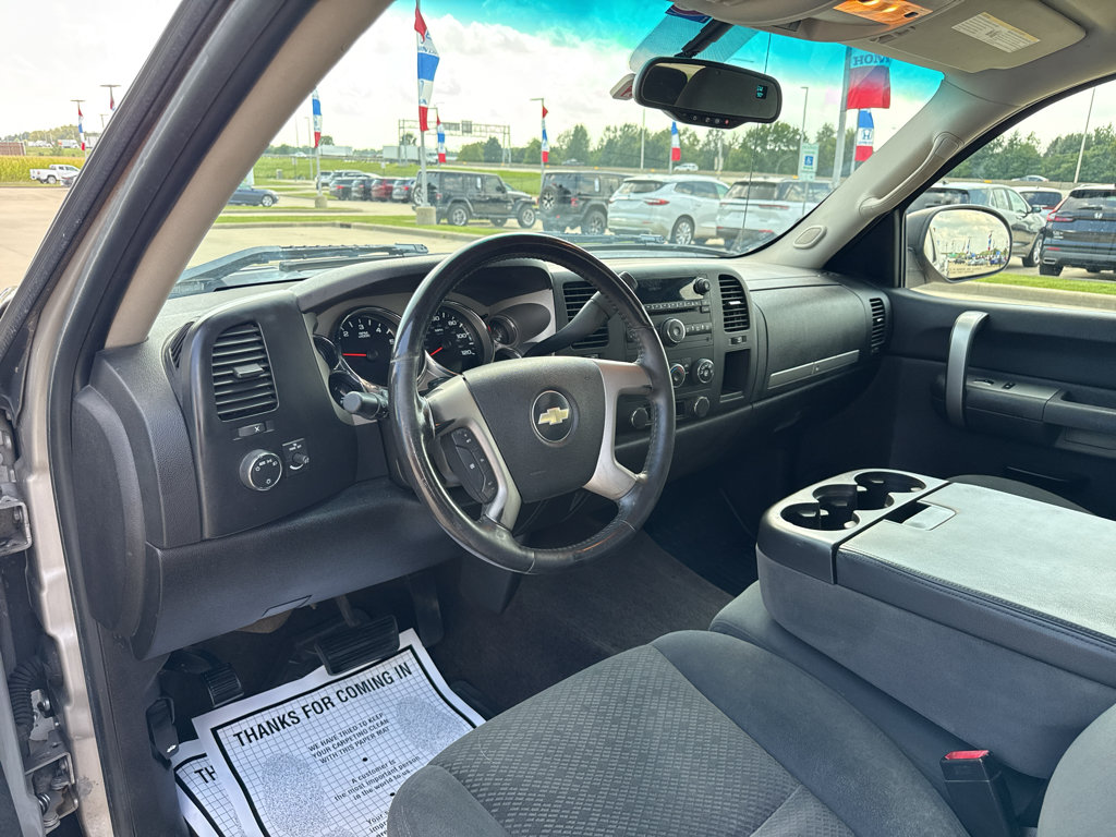 Used 2008 Chevrolet Silverado 1500 LT w/ Power Pack Plus AWD/4WD image 9